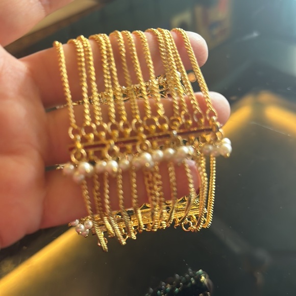 NWOT Elegant Faux Kundan gold finished & faux pearls Bracelet with green Meena! - Picture 5 of 12